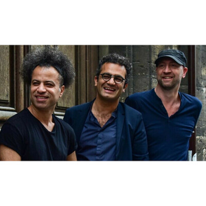 Illustration ARSHID AZARINE TRIO ft. AWA LY & NÙRIA ROVIRA SALAT en concert à Paris - Festival Au Fil des Voix