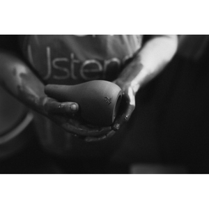 Illustration Atelier de curiosité : fabrication d'oyas en terre cuite