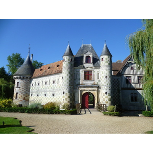 Illustration Atelier : dessine ton château de nuit !