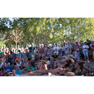 Illustration Baignoire Publique | Les Contre-plongées