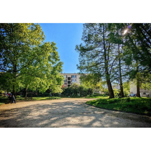 Illustration Balade urbaine à Bègles : Urbanisme fleurissant et culture rayonnante