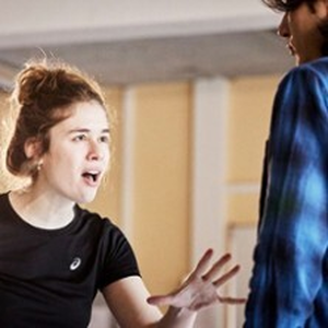 Illustration Cette Note Qui Commence Au Fond de ma Gorge