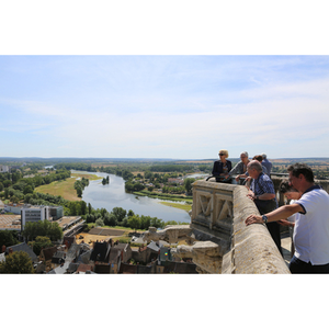 Illustration De bas en haut - Visite guidée de la Cathédrale de Nevers
