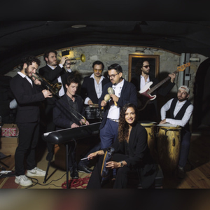 Illustration El Toï-toï 100% en clave : la Sazón + Aguanomas ft.Nune + DJ Pikotera