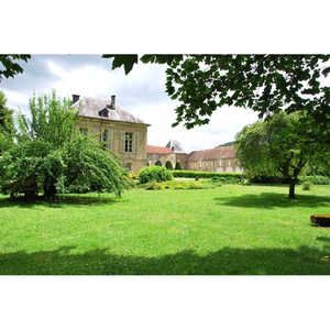 Illustration Flânez entre architecture classique et jardin romantique