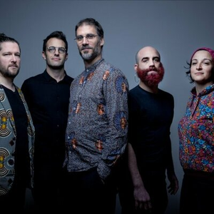 Illustration L'ARBRE ROUGE