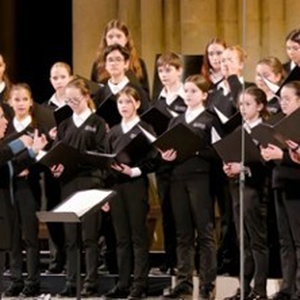 Illustration Mass for Notre-Dame : Weir, Britten, Hol