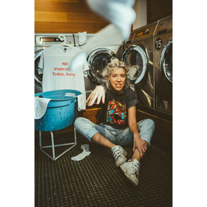 Illustration Mélodie Fontaine en spectacle "Nickel Nickel"