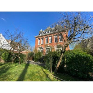 Illustration Poussez la porte d'une belle demeure à Roubaix