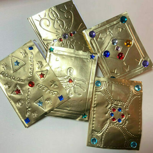 Illustration Reliures et pierres précieuses