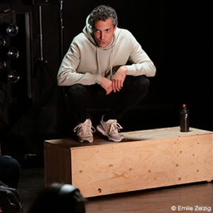 Illustration TRAJECTOIRE(S) - MÉMOIRES D'ENFANCE EXILÉE | Cie En Acte(S)