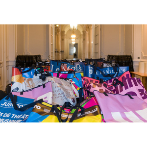 Illustration Vente exceptionnelle de sacs cabas réalisés à partir de bâches recyclées