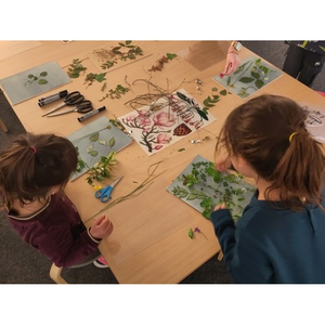 Illustration Visite en famille // Exposition Les échos du silence