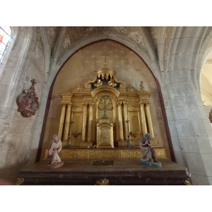 Illustration Visitez une église médiévale construite au XIIIᵉ siècle